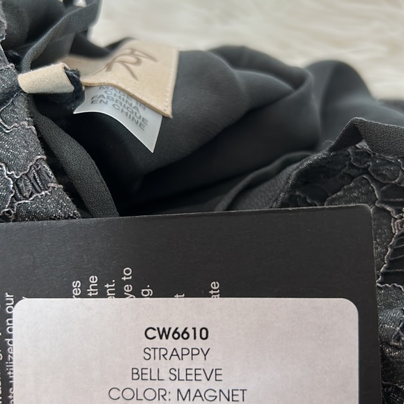 NWT, CHASER, Floral Cold Shoulder
Lace Tunic Mini Dress, Scoop Neckline - Picture 4 of 4